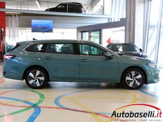 VOLKSWAGEN Passat usata, con Sedile posteriore sdoppiato