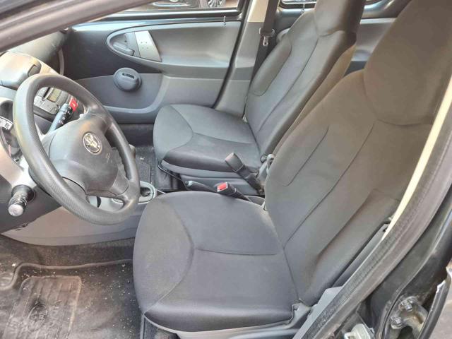 TOYOTA Aygo usata, con Chiusura centralizzata