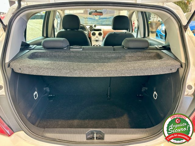 OPEL Corsa usata, con Volante in pelle