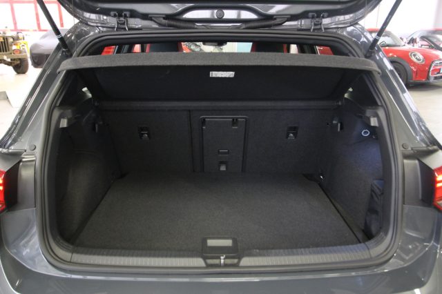 VOLKSWAGEN Golf usata, con Touch screen