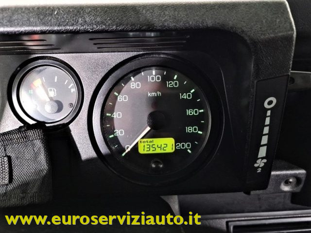 LAND ROVER Defender usata, con Gancio traino