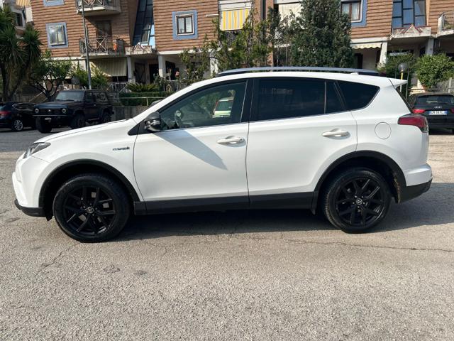 TOYOTA RAV 4 MY23 usata, con Alzacristalli elettrici