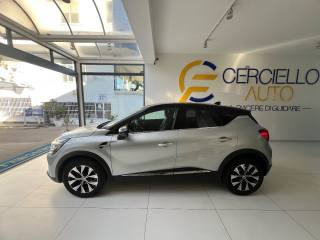 RENAULT Captur usata, con Autoradio
