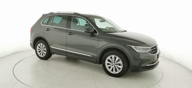 VOLKSWAGEN Tiguan usata, con Volante multifunzione