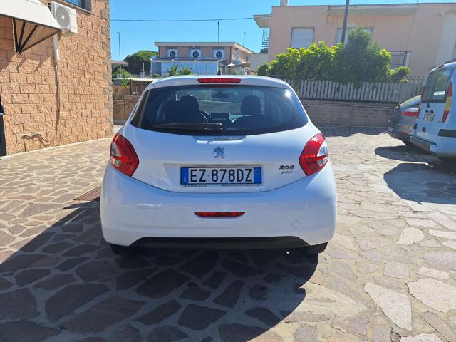 PEUGEOT 208 usata, con Autoradio