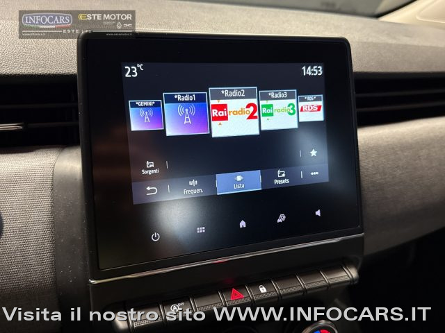 RENAULT Clio usata, con Touch screen