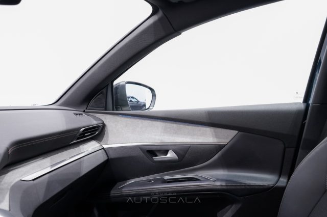 PEUGEOT 5008 usata, con Fari LED