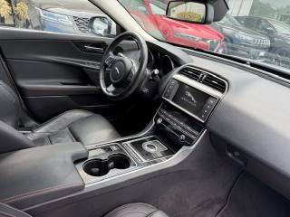 JAGUAR XF usata, con Autoradio