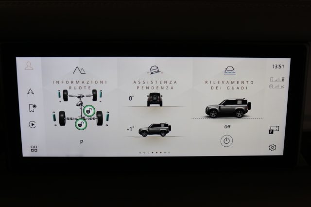 LAND ROVER Defender usata, con USB