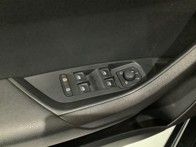 SKODA Karoq usata, con Specchietti laterali elettrici