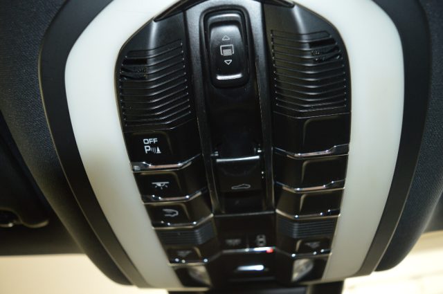 PORSCHE Macan usata, con Luci diurne LED