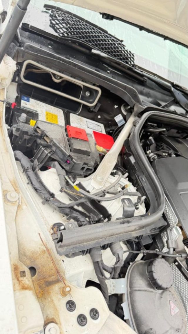 MERCEDES-BENZ E 220 usata, con Autoradio