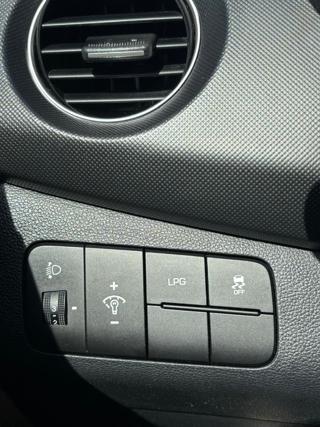 HYUNDAI i10 usata, con ESP