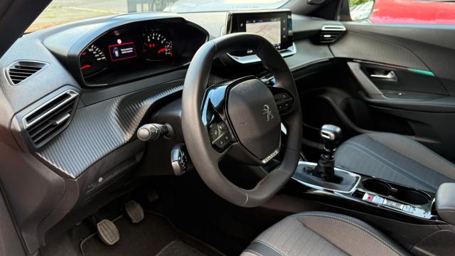 PEUGEOT 2008 usata, con Sistema di navigazione