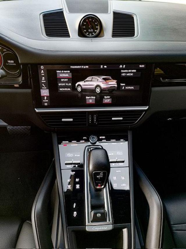 PORSCHE Cayenne usata, con Park Distance Control