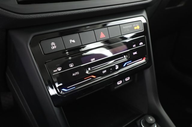 VOLKSWAGEN T-Cross usata 10