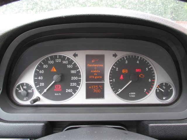 MERCEDES-BENZ B 180 usata, con Volante in pelle