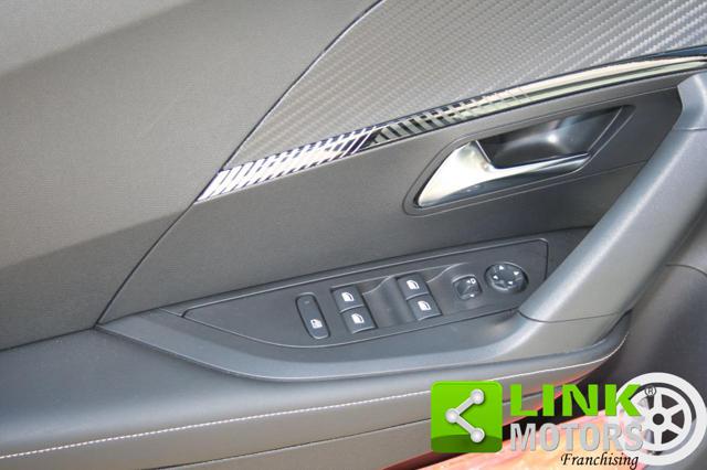 PEUGEOT 2008 usata, con Volante in pelle