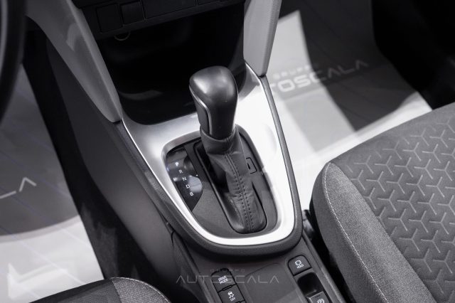 TOYOTA Yaris Cross usata, con Sistema di navigazione