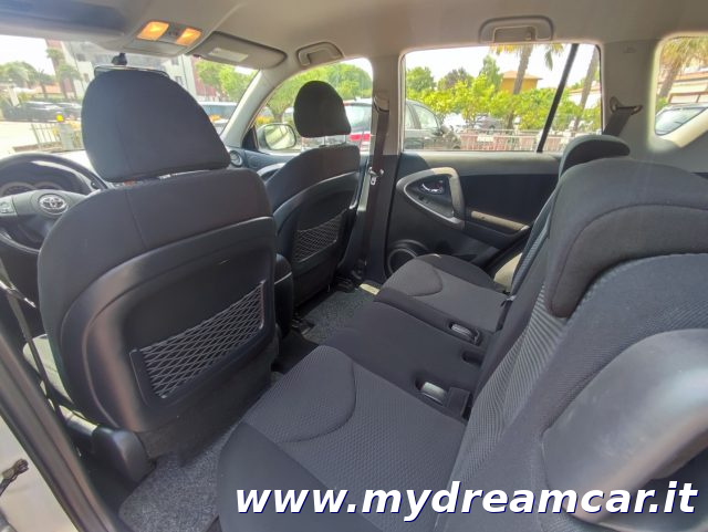 TOYOTA RAV 4 usata 17