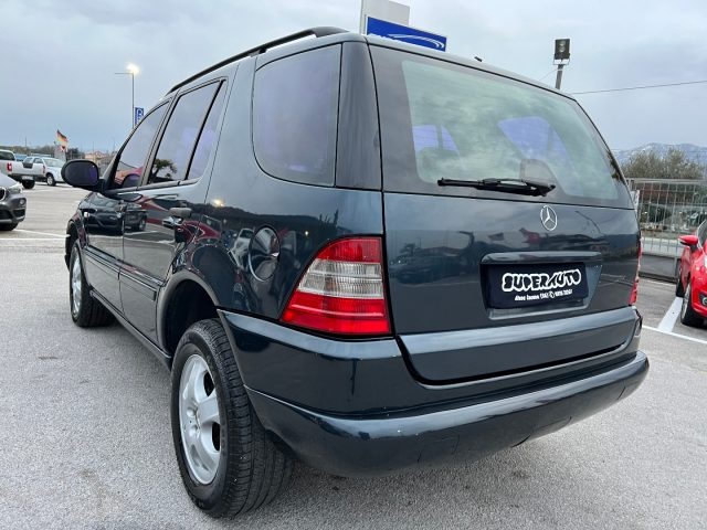 MERCEDES-BENZ ML 270 usata, con Alzacristalli elettrici