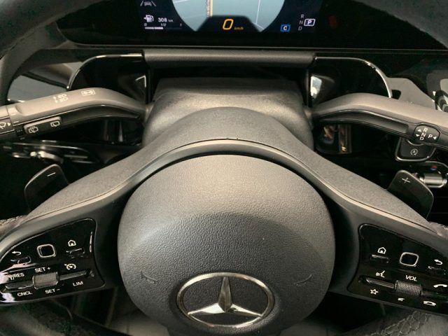 MERCEDES-BENZ GLA 180 usata, con Luci diurne