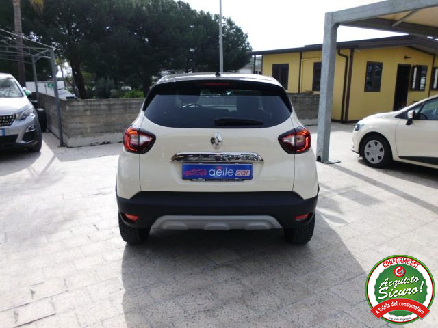 RENAULT Captur usata, con Autoradio