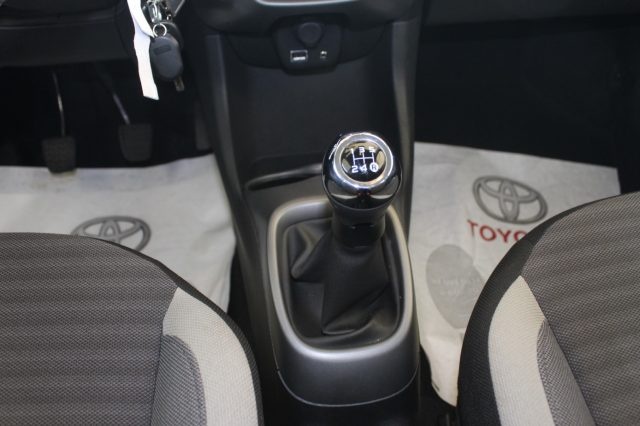 TOYOTA Aygo usata, con Airbag testa