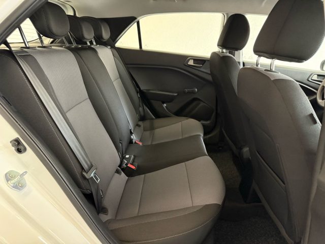 HYUNDAI i20 usata, con Airbag testa