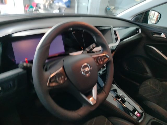OPEL Grandland usata, con Specchietti laterali elettrici