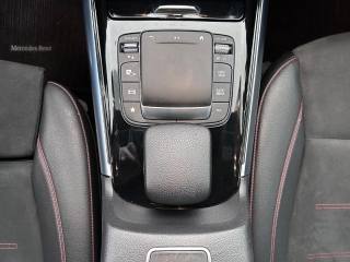 MERCEDES-BENZ GLA 200 usata, con Autoradio digitale