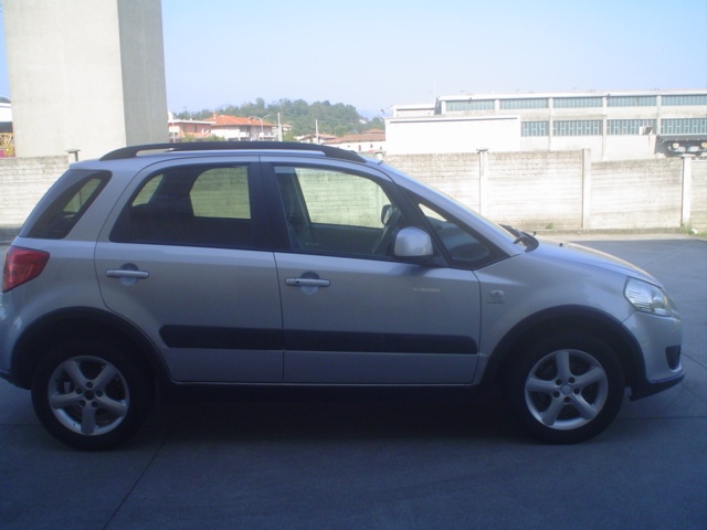 SUZUKI SX4 usata, con Airbag