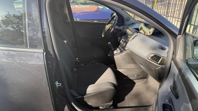 LANCIA Ypsilon usata, con USB