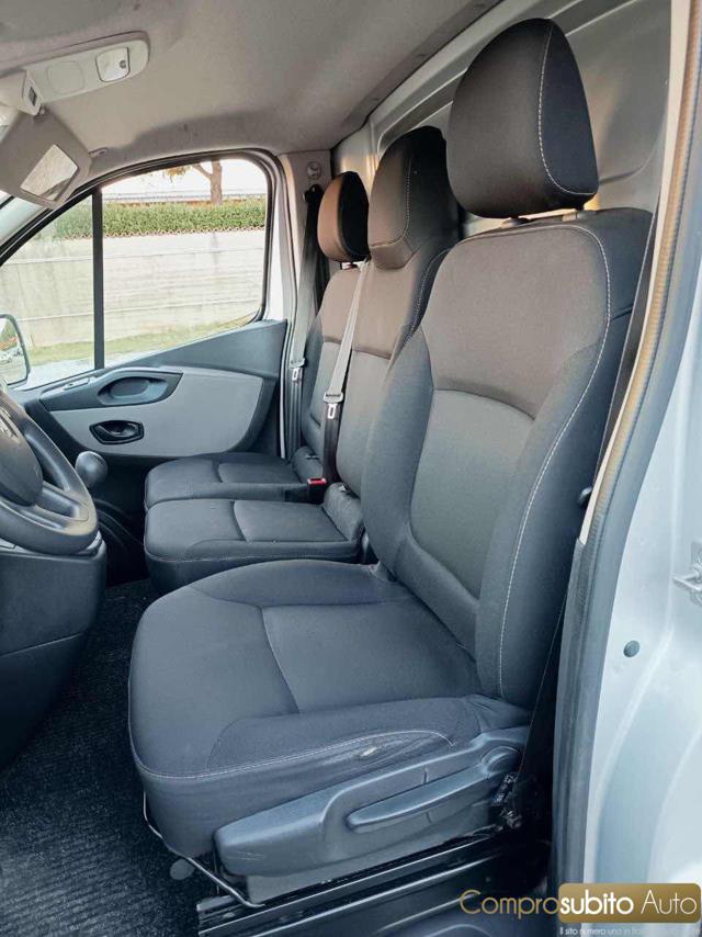 RENAULT Trafic usata 14
