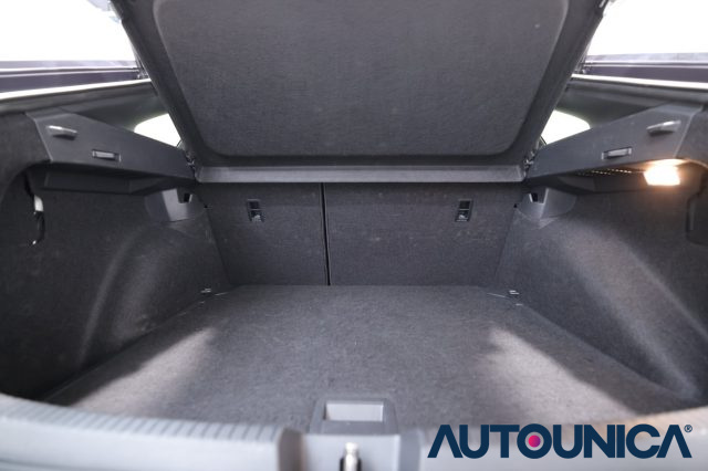 VOLKSWAGEN Taigo usata 51