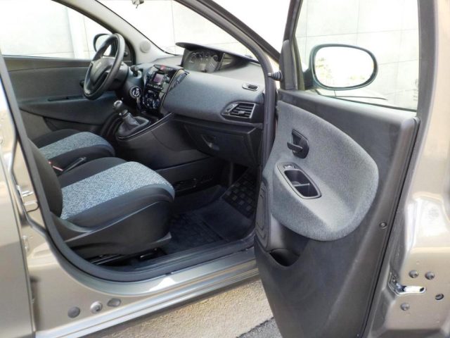 LANCIA Ypsilon usata 34