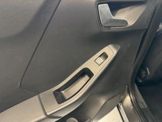 FORD Puma usata, con Lettore CD