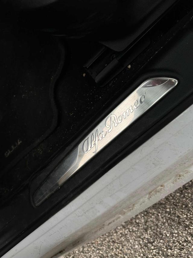 ALFA ROMEO Giulia usata, con Climatizzatore