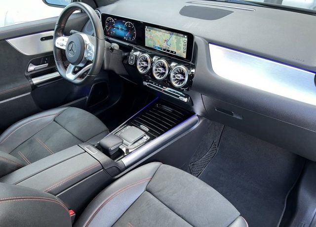 MERCEDES-BENZ GLA 220 usata, con Climatizzatore