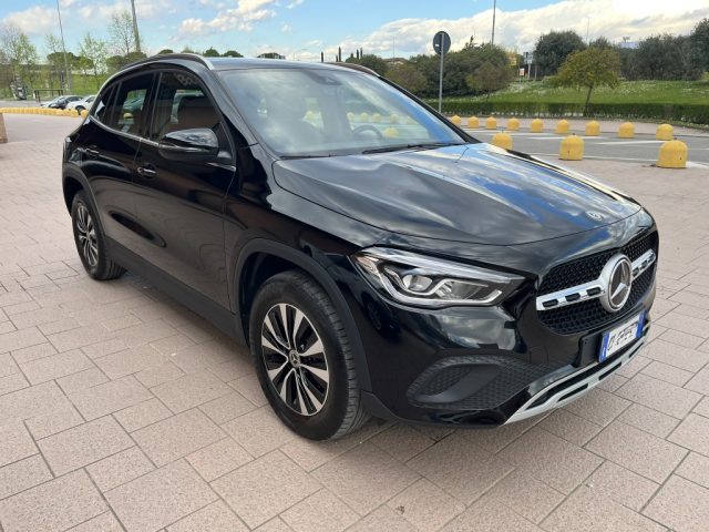 MERCEDES-BENZ GLA 250 usata, con Airbag