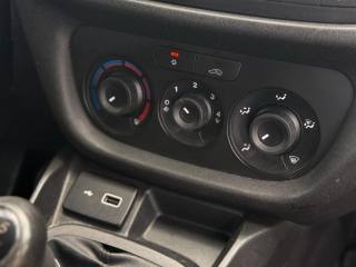 FIAT Doblo usata, con USB