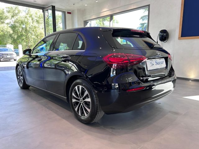 MERCEDES-BENZ A 180 usata, con Chiusura centralizzata