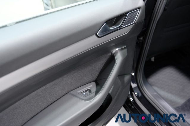 VOLKSWAGEN Passat Variant usata 45