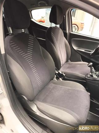 LANCIA Ypsilon usata, con ESP