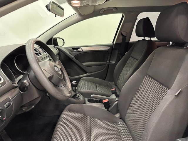 VOLKSWAGEN Golf usata, con USB