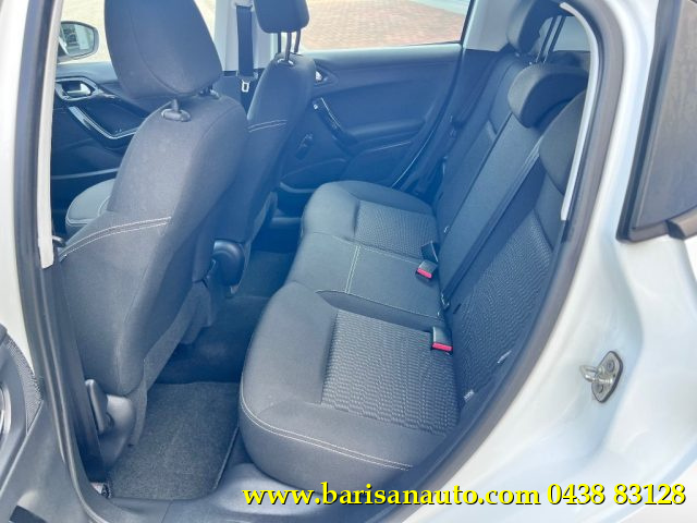 PEUGEOT 208 usata, con Autoradio