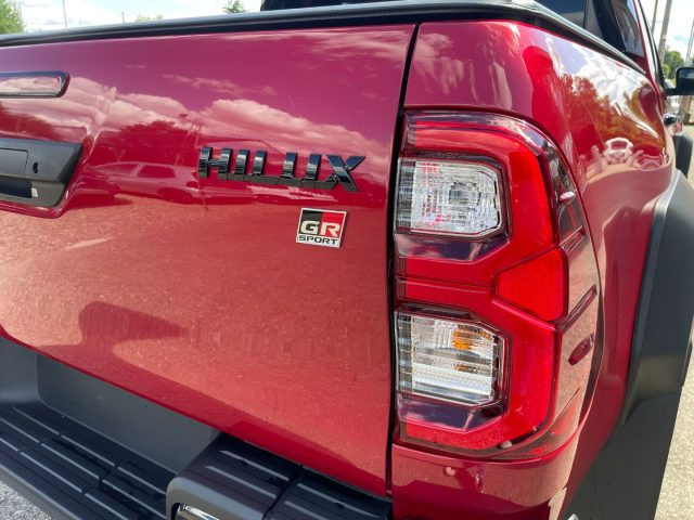 TOYOTA Hilux usata, con Regolazione elettrica sedili