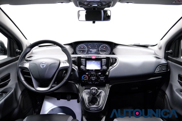 LANCIA Ypsilon usata, con ESP