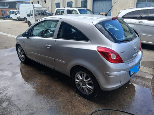 OPEL Corsa usata, con Airbag