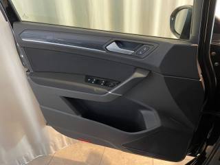 VOLKSWAGEN Touran usata, con Autoradio